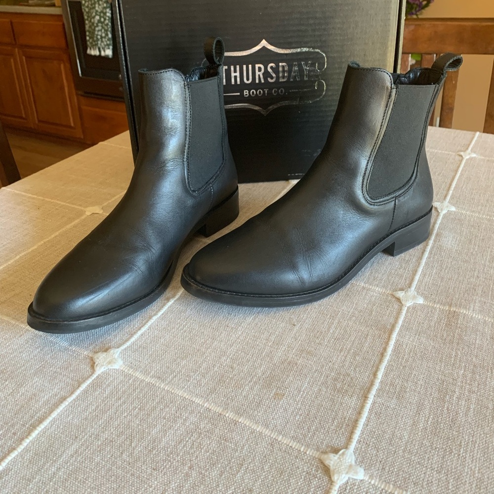 Thursday Boot Co Black Leather Chelsea Boots Womens SZ 9 almost new! $65